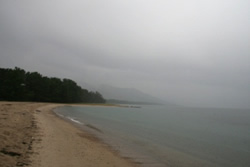 （雨の天橋立海岸）